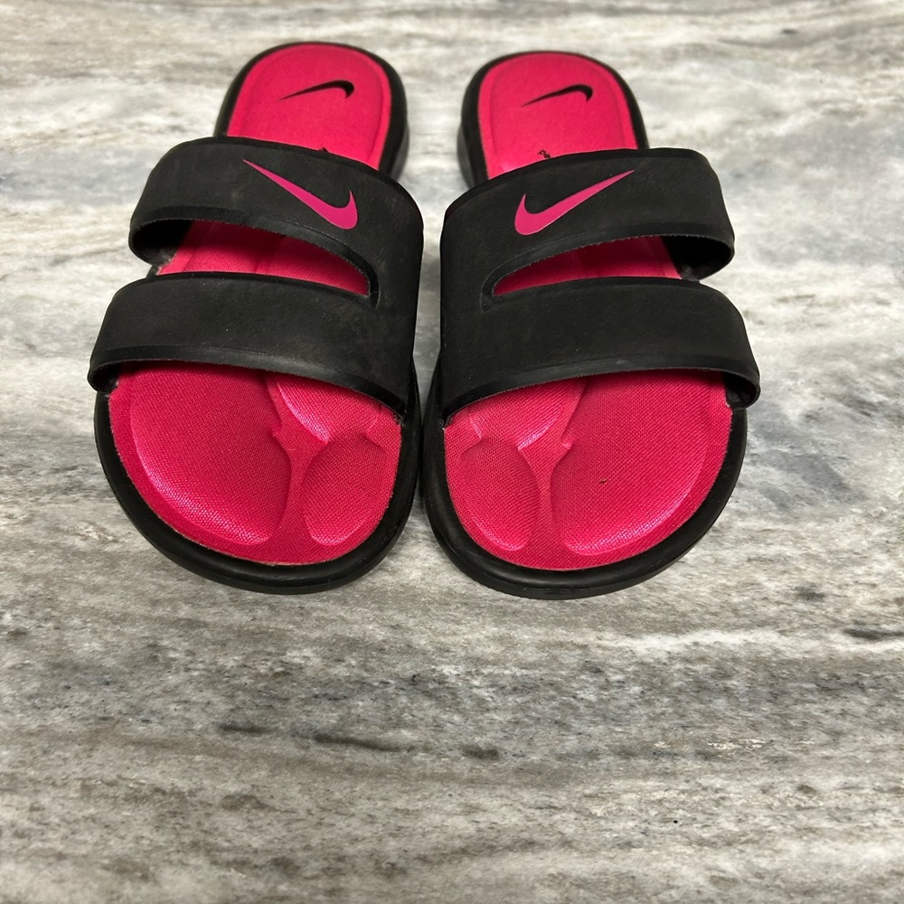 Women’s Nike sandals